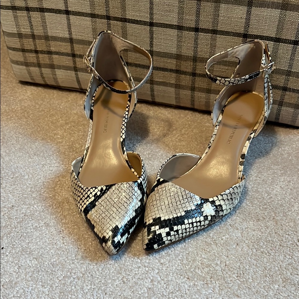 Banana Republic Snakeskin Patterned Women's Heels